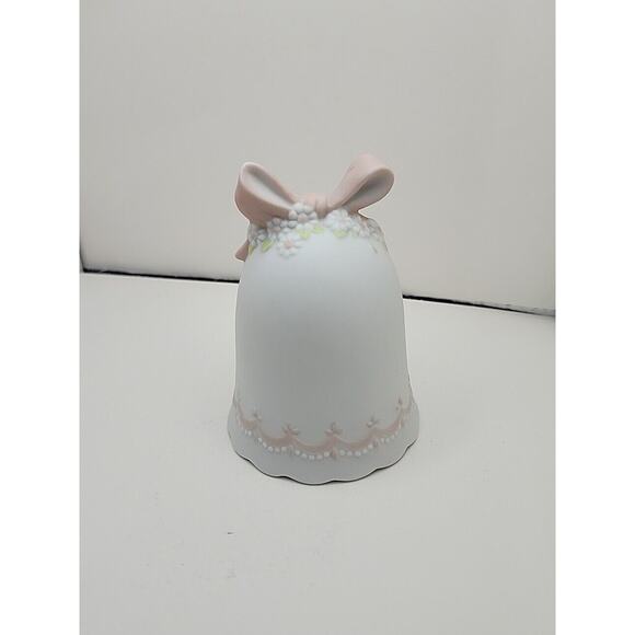 Lefton China Hand Painted Porcelain Bell Doves Bow Christopher Collection #00944 - Picture 4 of 10
